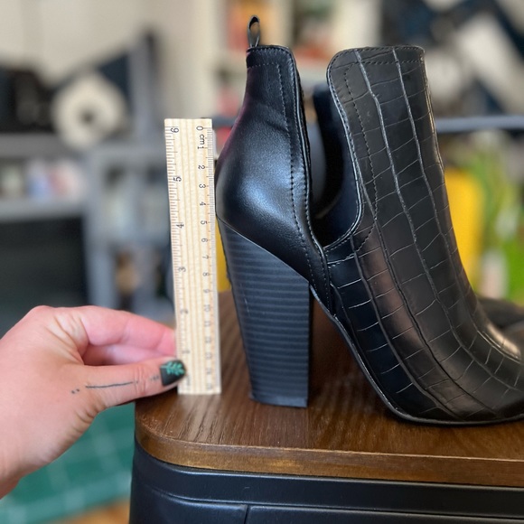 Black Crocodile Skin Heeled Ankle Boot - Picture 3 of 5